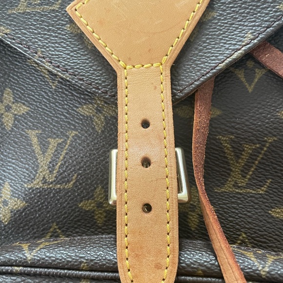 Louis Vuitton Montsouris MM - Picture 2 of 11